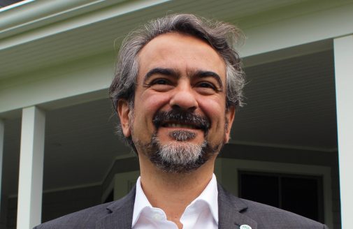 Portrait photo of André Guimarães
