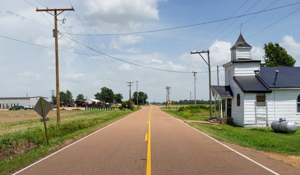 An old Baptist church near Tunica, Mississippi. Photo by Tiago Fernandez.
